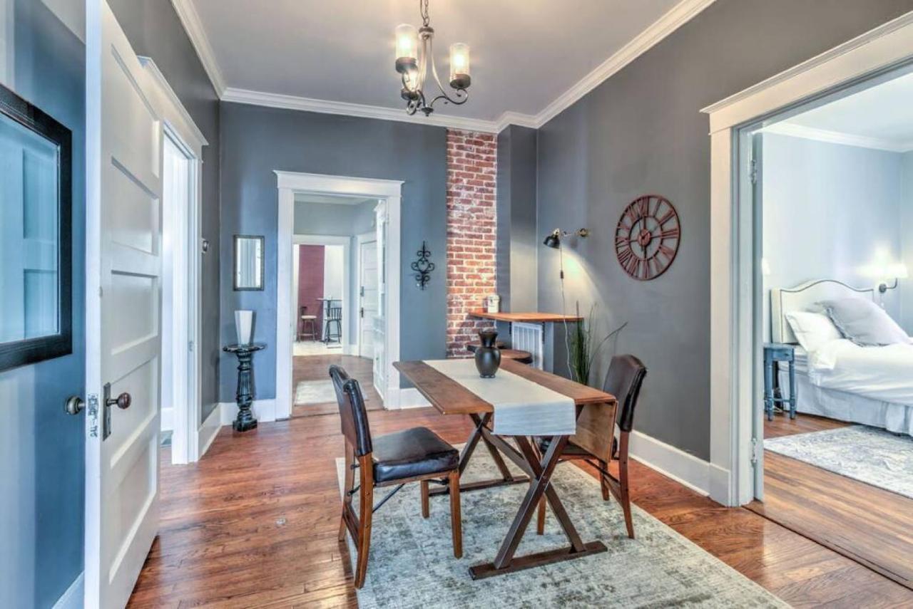 Elegant Colonial With Lovely Details And Character Memphis Exteriér fotografie