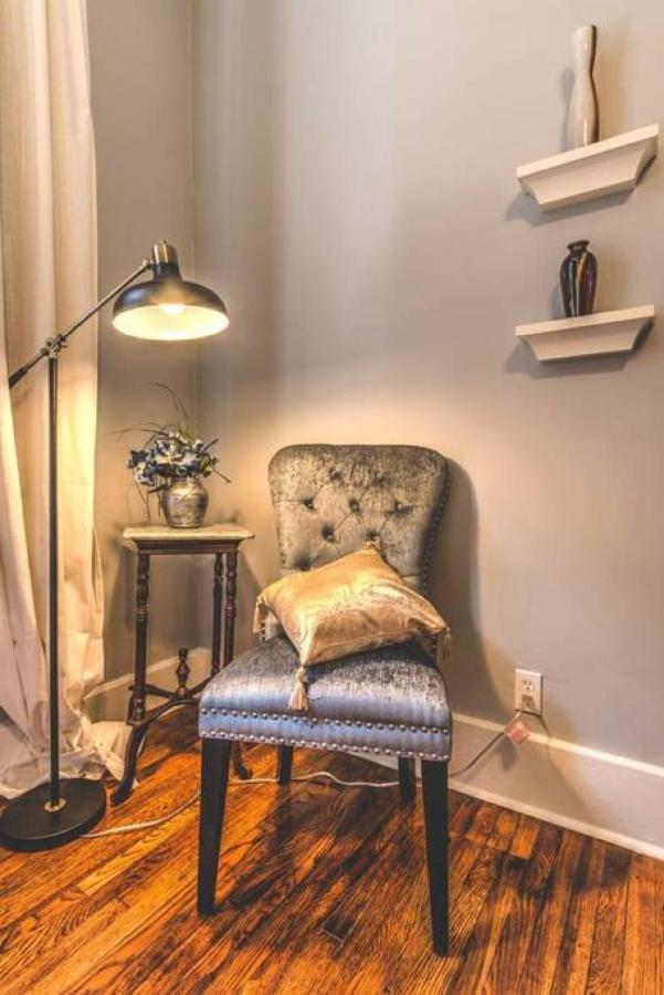 Elegant Colonial With Lovely Details And Character Memphis Exteriér fotografie