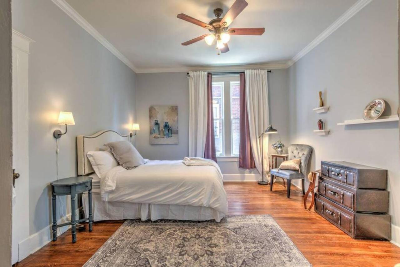 Elegant Colonial With Lovely Details And Character Memphis Exteriér fotografie
