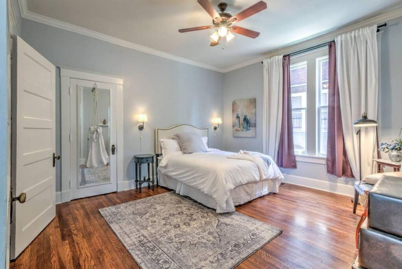 Elegant Colonial With Lovely Details And Character Memphis Exteriér fotografie
