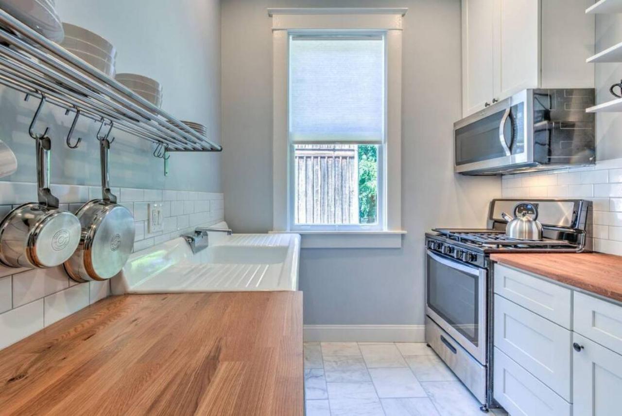 Elegant Colonial With Lovely Details And Character Memphis Exteriér fotografie