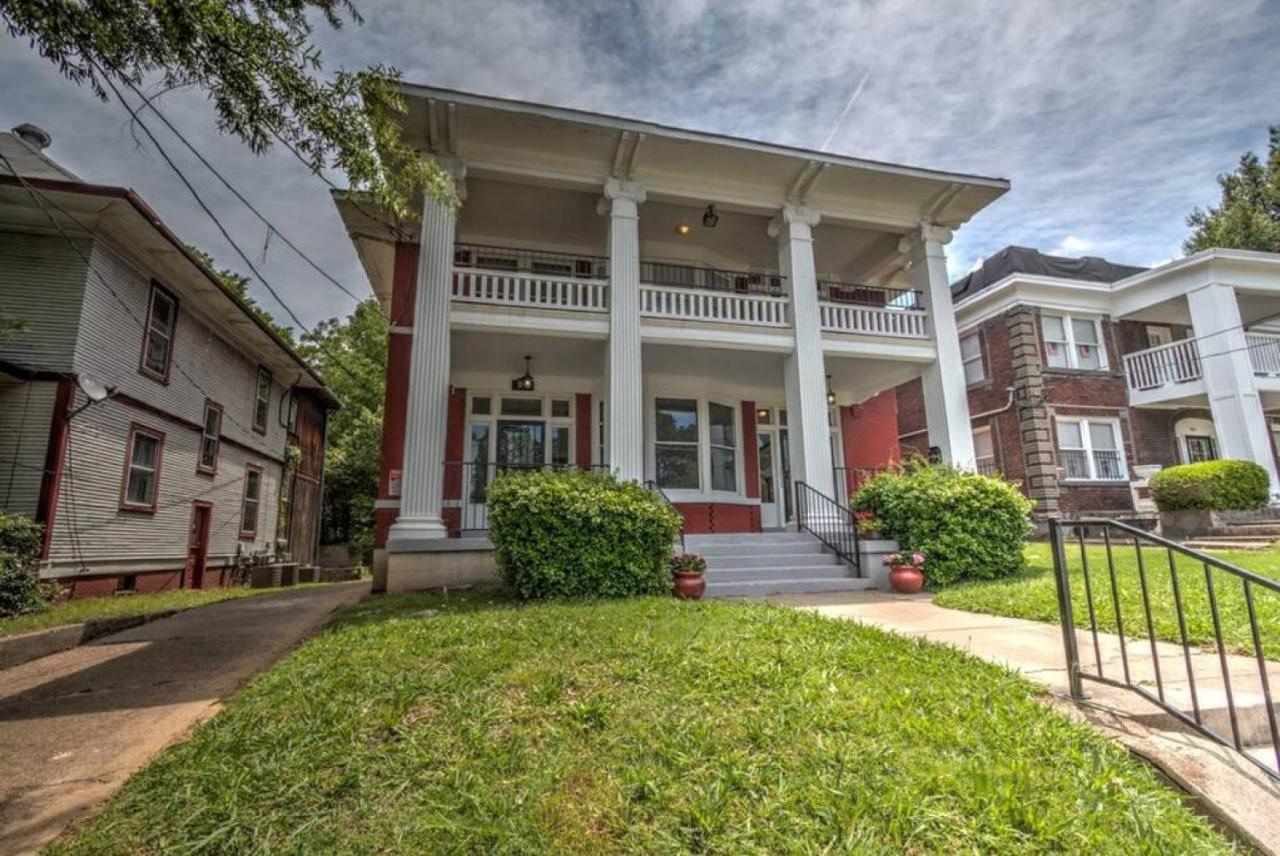 Elegant Colonial With Lovely Details And Character Memphis Exteriér fotografie