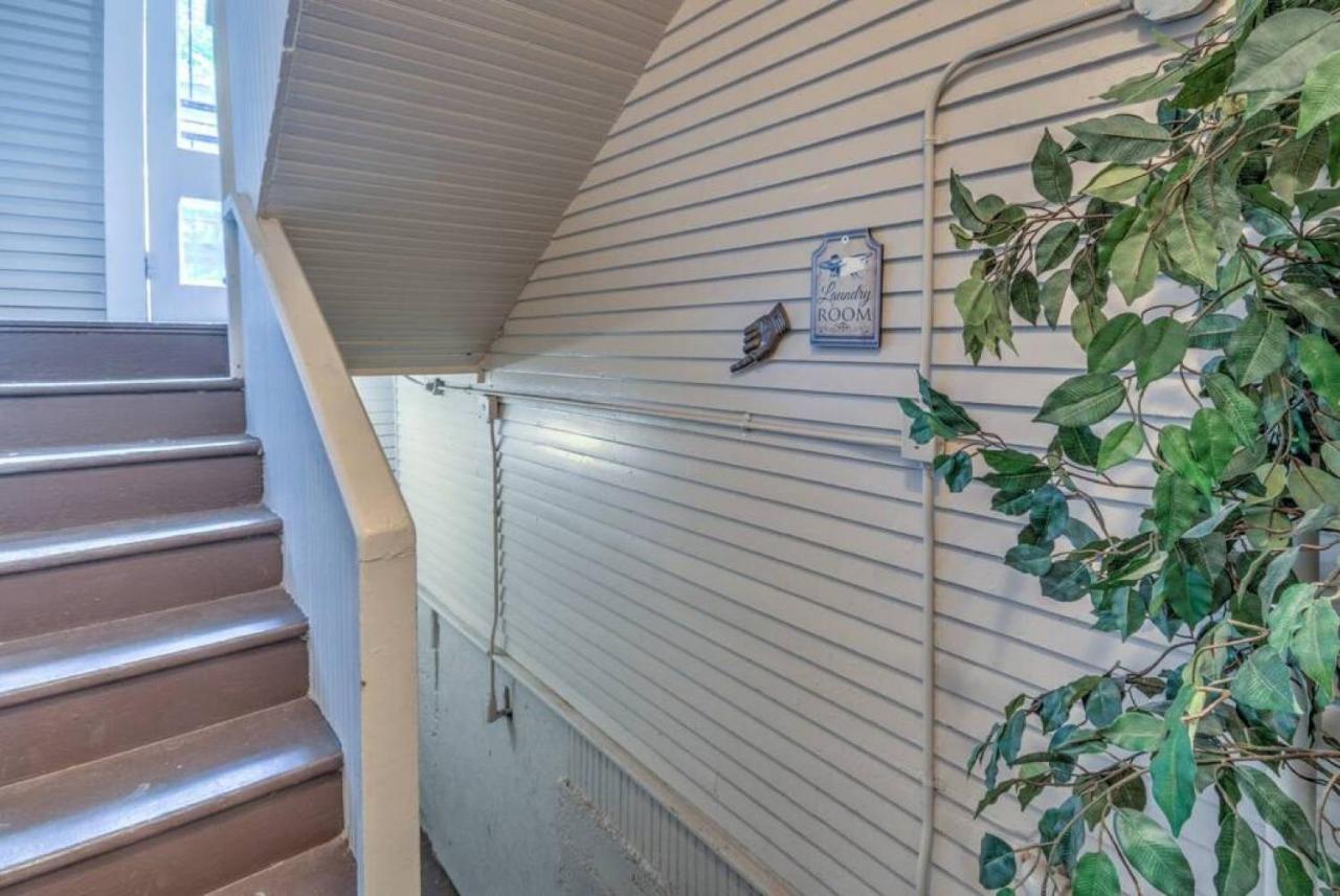 Elegant Colonial With Lovely Details And Character Memphis Exteriér fotografie